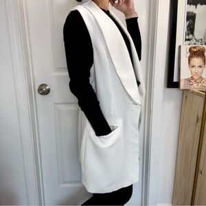 DKNY Size 12 White Button Long Vest With Pockets